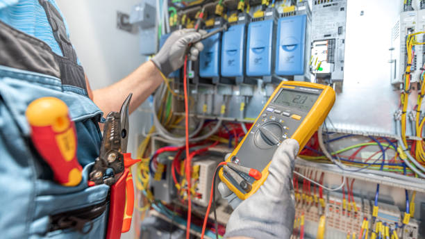 Best Local Electrician Companies  in Islip Terrace, NY